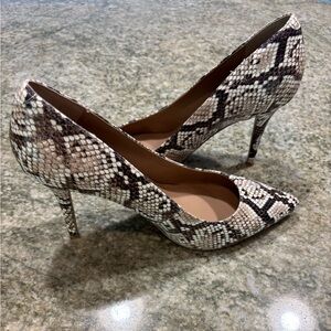 Snake skin Size 10 WHBM pumps